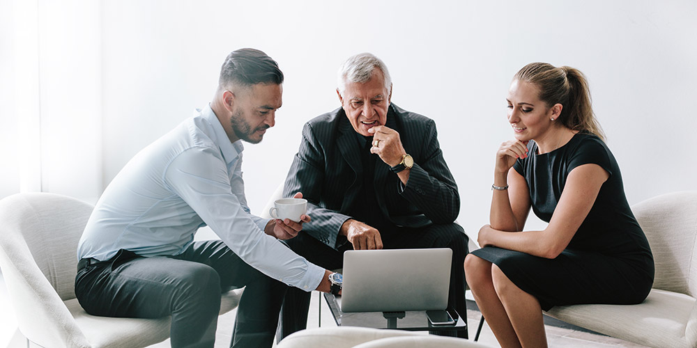 SDL Tridion DX - Man talking on the phone