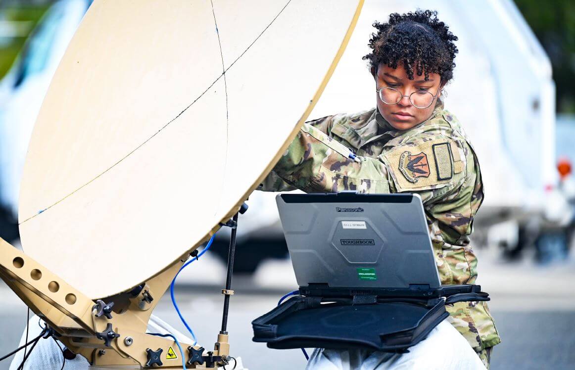 Integrating training and technical publications for the next generation of maintainers