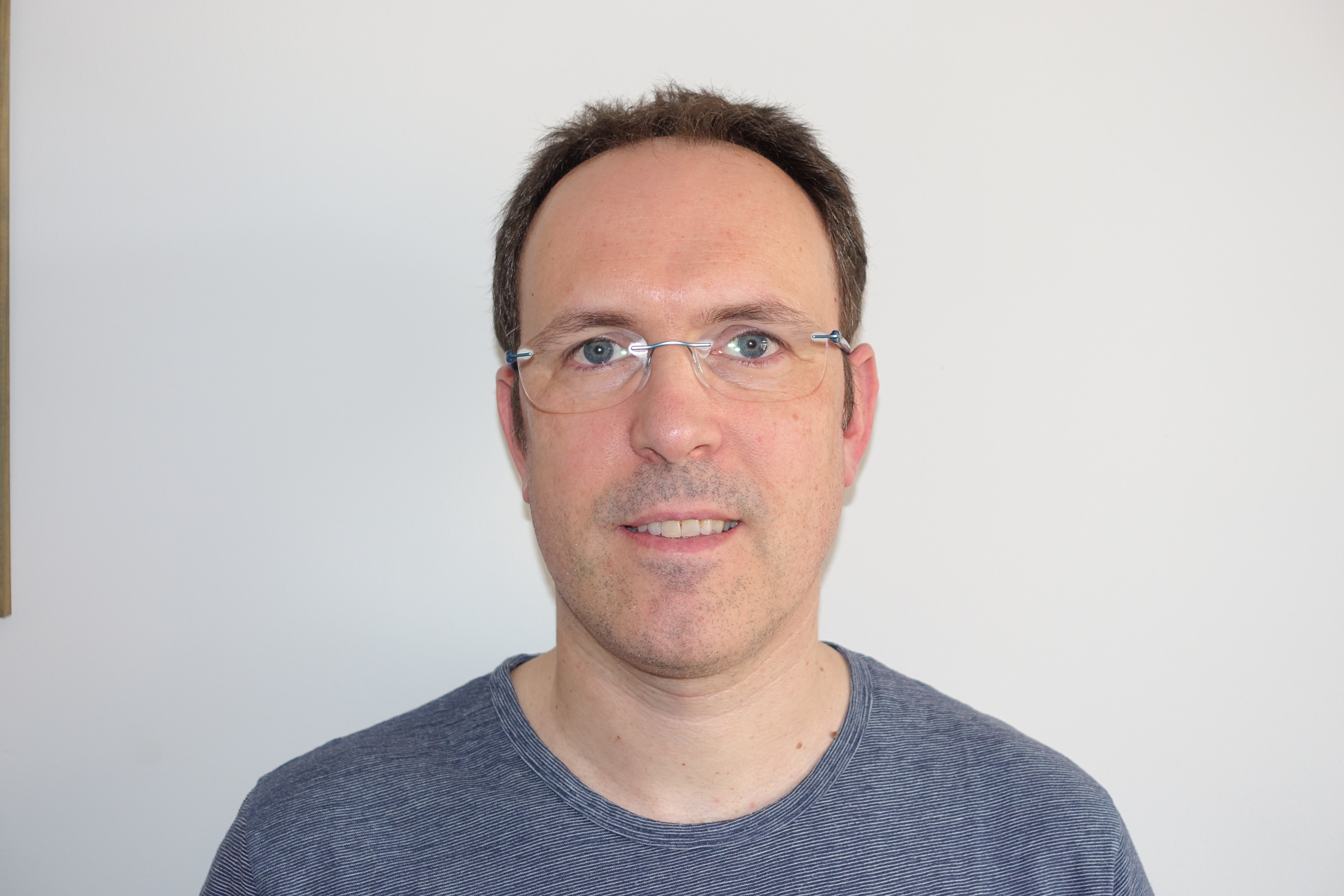 Dr. Patrik Lambert